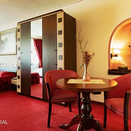Hotel Staynatural Center