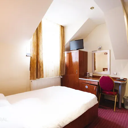 Hotel Staynatural Center *