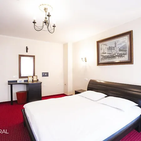 Staynatural Center *